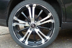 17" scorpion velg met een viking 205/40/17" band